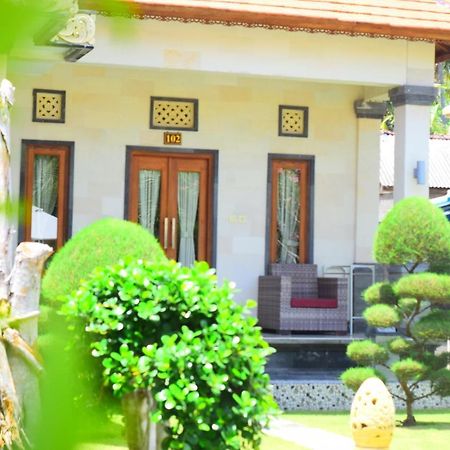 The Kanha Palace Hotel Batununggul Exterior photo