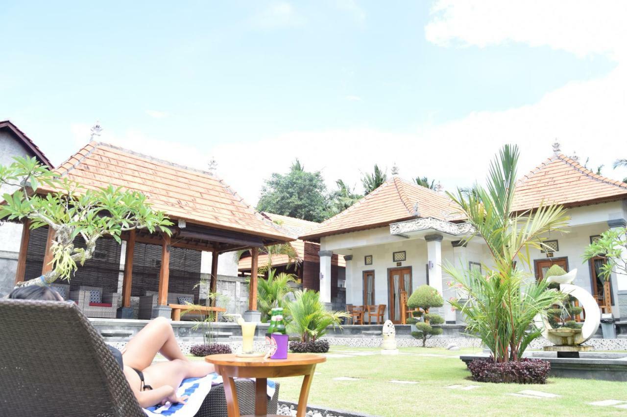 The Kanha Palace Hotel Batununggul Exterior photo